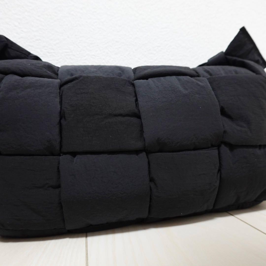 ボッテガヴェネタ パデッドテック カセット マキシイントレチャート　ブラック