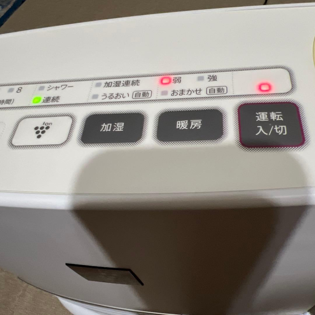 《美品の中古品》　シャープ　加湿セラミック ファンヒーター　HX-J120-W