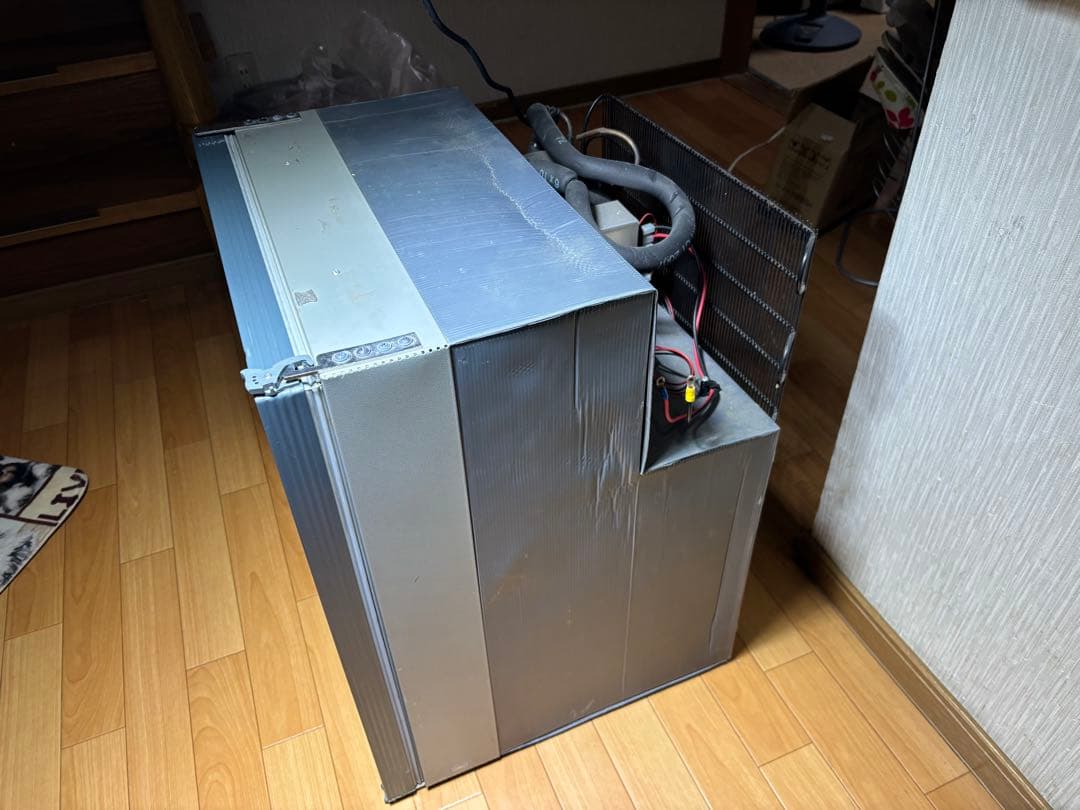キャンピングカー冷蔵庫　65L