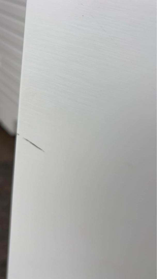 美品アイリスオーヤマIUSN-7A-W 24年型66L右開き