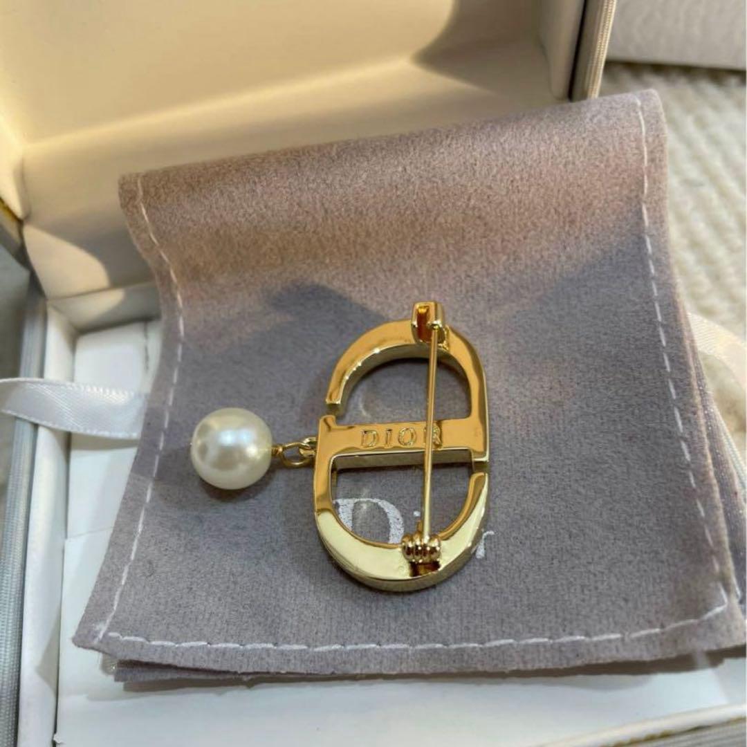 ディオール　ブローチ