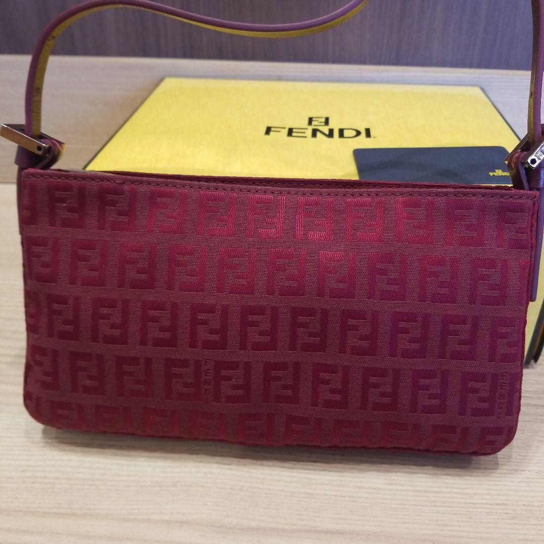 美品　FENDI ワインレッド ショルダーバッグ