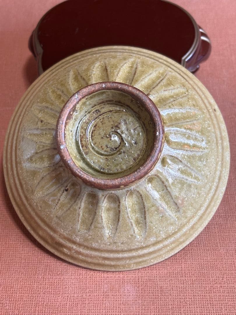 やまちゃん河井寛次郎作黄釉彫蓮弁文茶碗