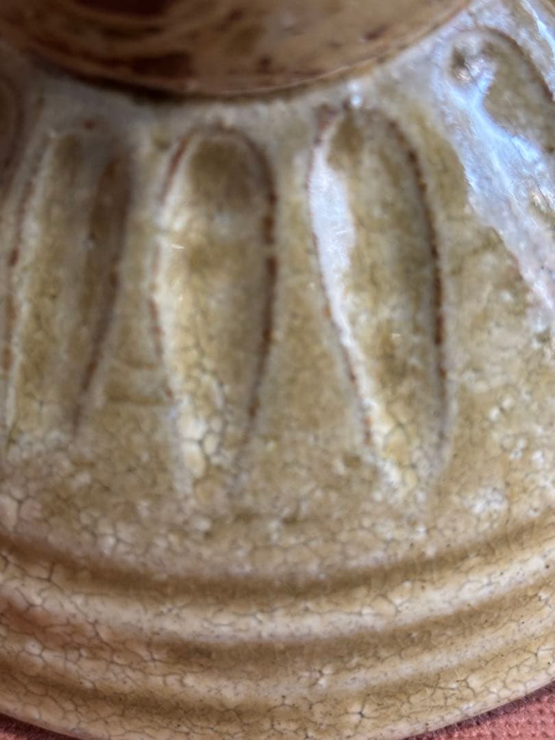 やまちゃん河井寛次郎作黄釉彫蓮弁文茶碗