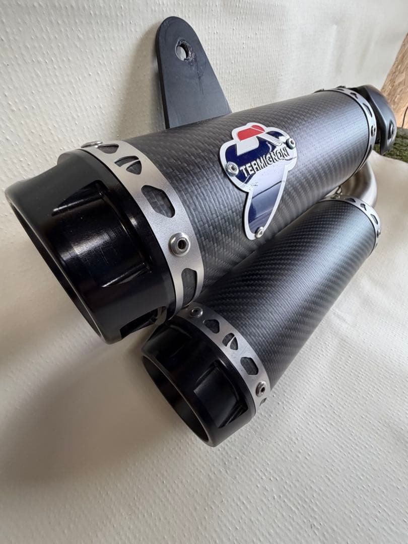 Termignoni デュアルエキゾーストマフラー