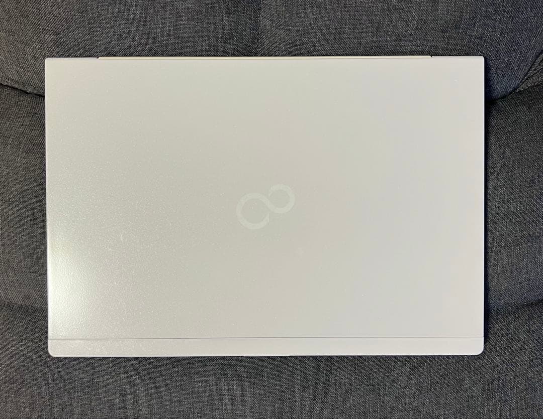 富士通 LIFEBOOK 薄型軽量ノートPC 初期化済み 充電コード 説明書 付