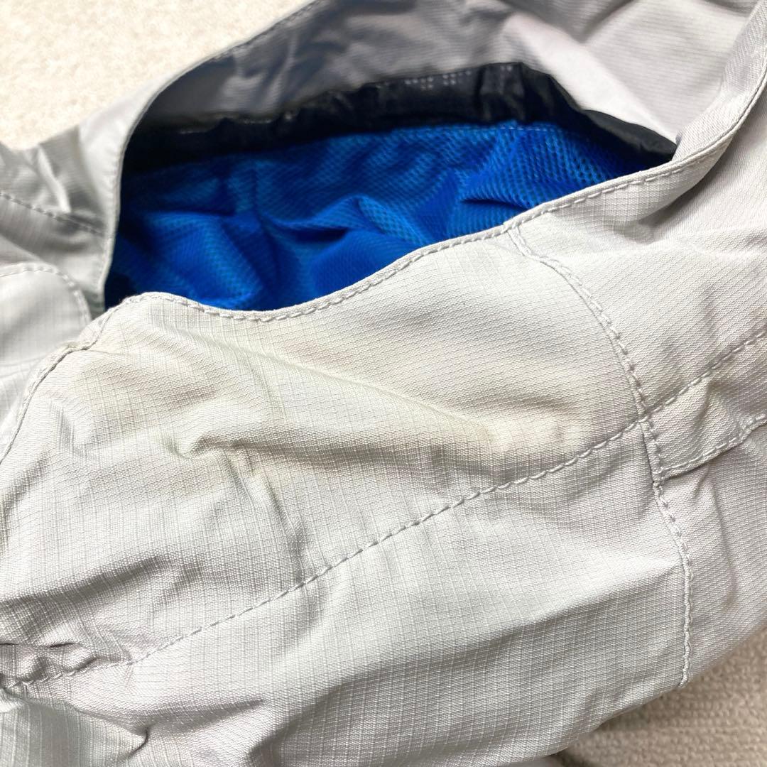 新品　訳あり　phenix スキーウェア　ジャケット　Mサイズ　シルバー　防水