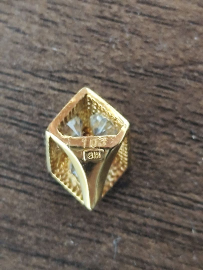 K18刻印入り ピアス