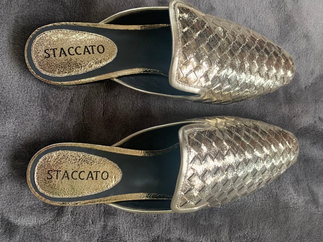 新品staccatoメタリック編み込みミュール