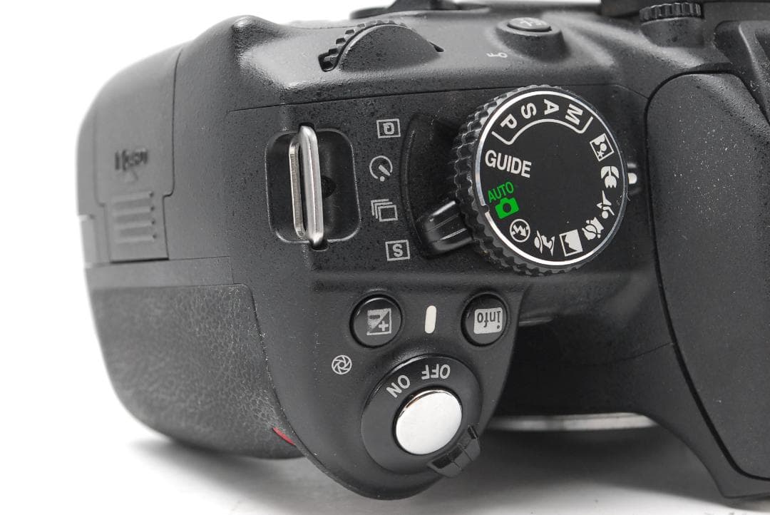 【新品級ショット数　外箱付】Nikon D3100　スマホ転送　動画も撮影できる