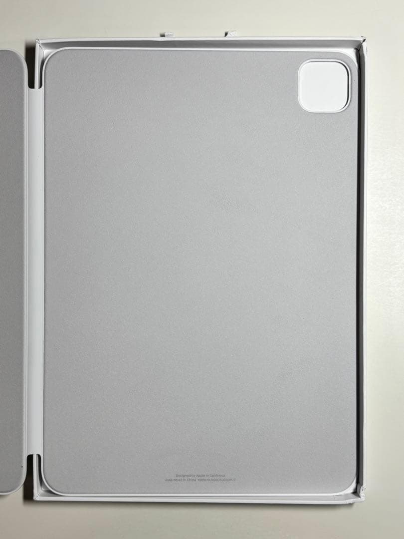 【新品】11インチ iPad Pro用スマートフォリオ・ホワイト②
