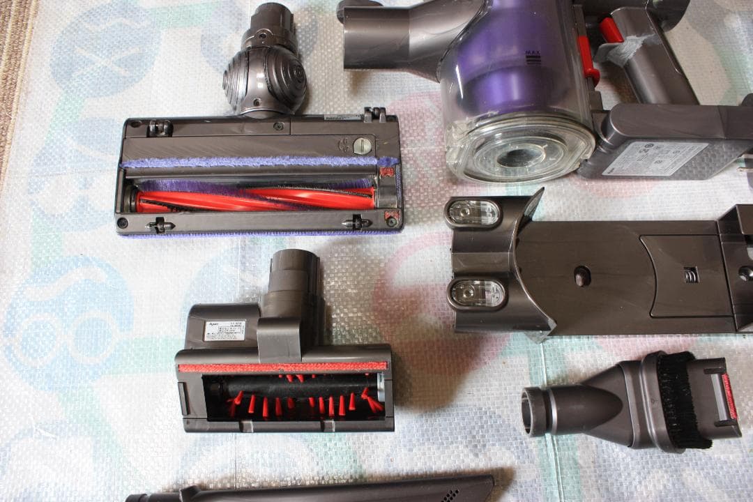 Dyson ダイソン コードレス掃除機 すぐに使えます‼️