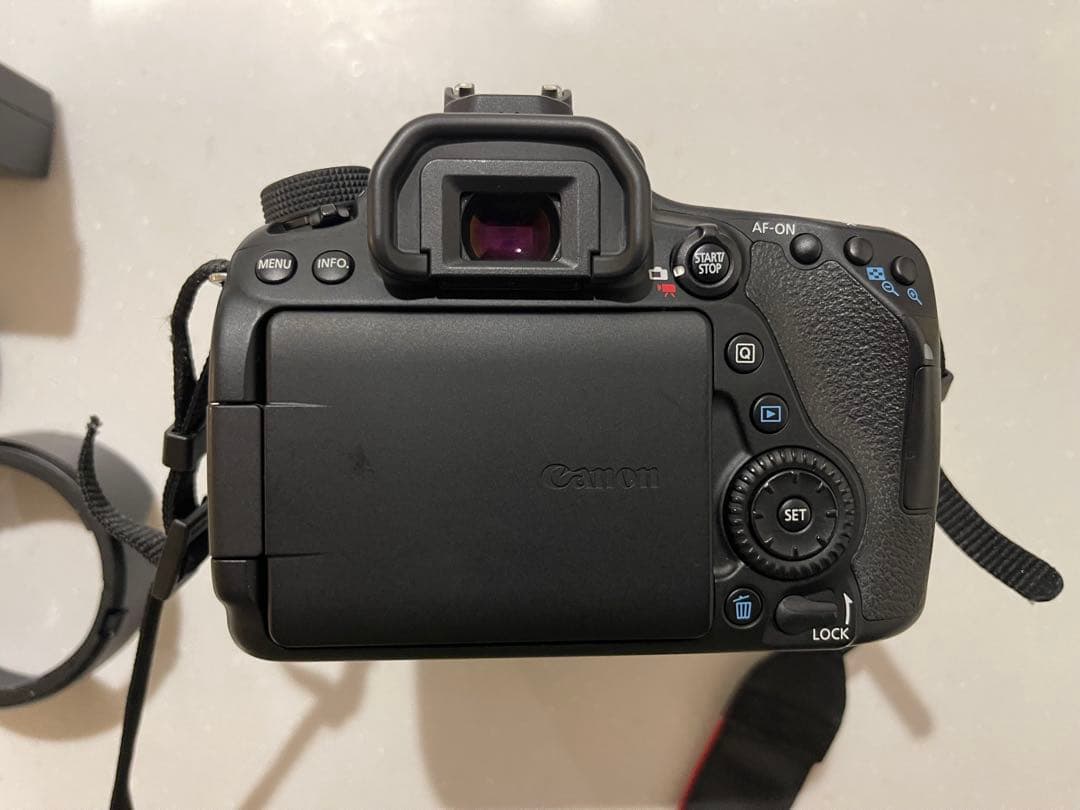 Canon EOS 80D デジタル一眼レフカメラ