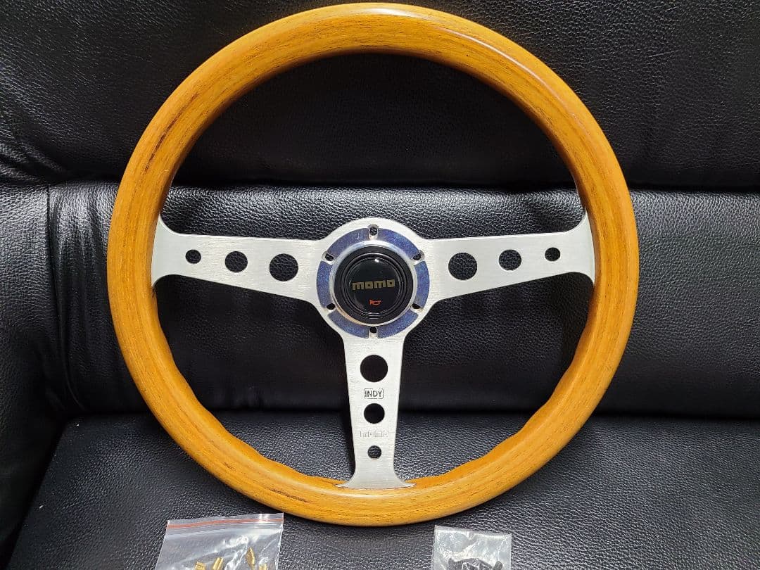 momo ウッドステアリング 35パイ ホーンボタン・配線付き レトロ