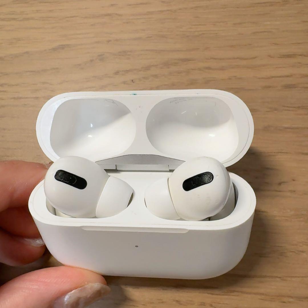 AirPods pro 第一世代 ワイヤレス充電ケース付き