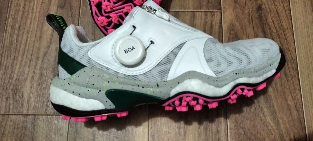 ホワイト ゴルフシューズ BOOST