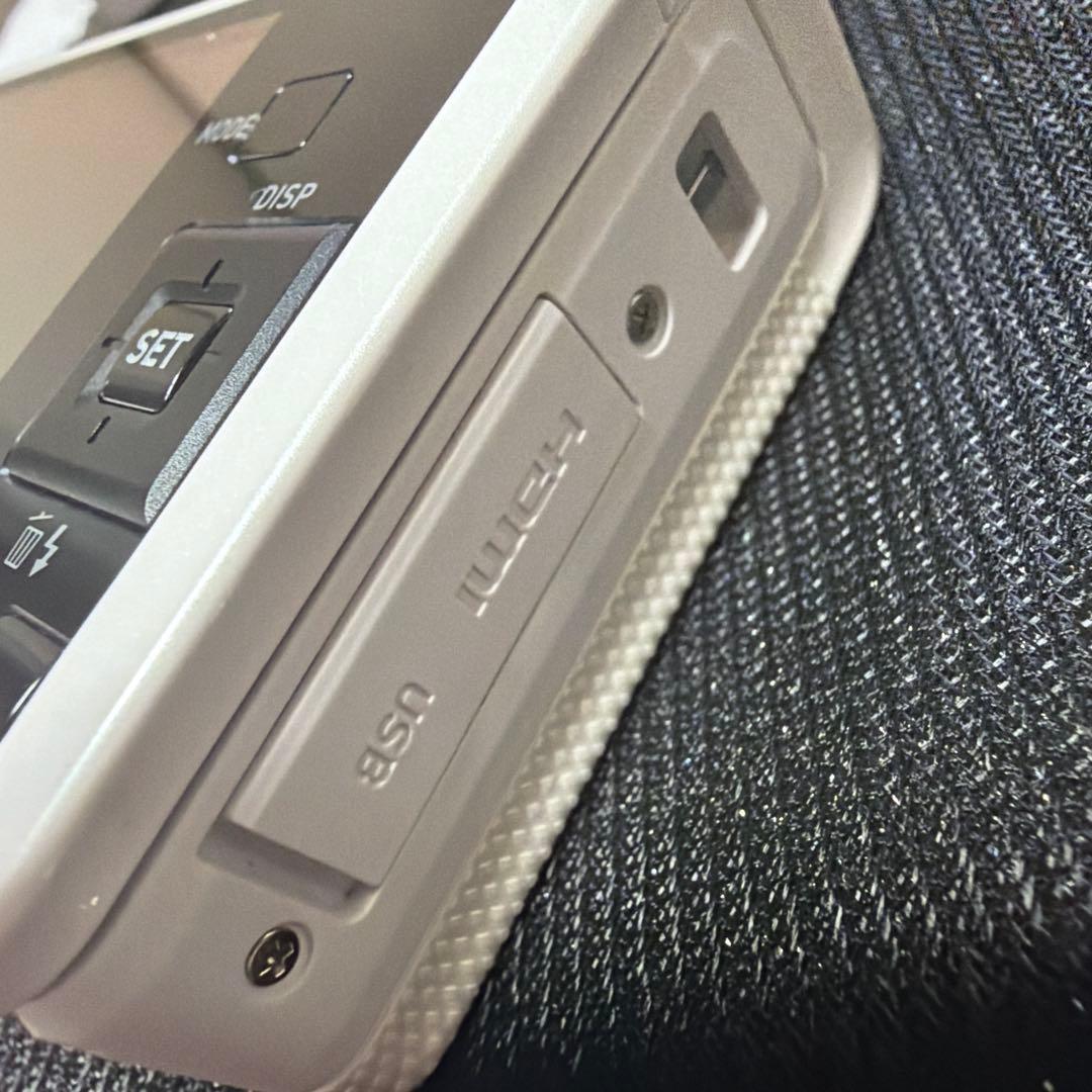 美品 カシオ EXILIM EX-ZR70WE ホワイト