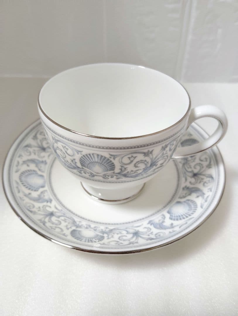 ウェッジウッド　ドルフィンホワイト　希少　ティーポットとカップ＆ソーサー　1客