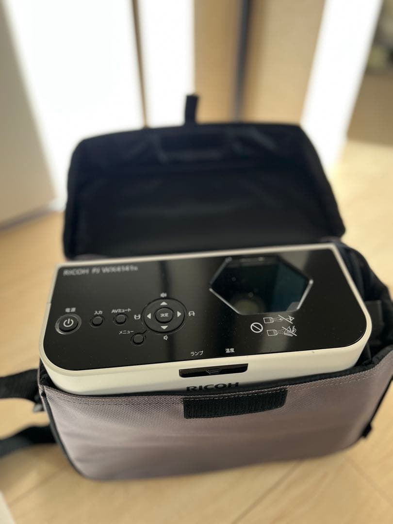 【美品】RICOH超短焦点コンパクトプロジェクター　PJ WX4141N