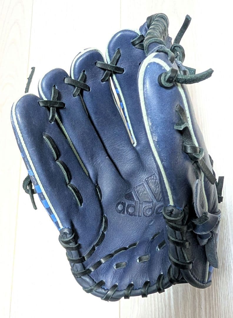 アディダス　軟式一般用グローブ　青　チェック柄