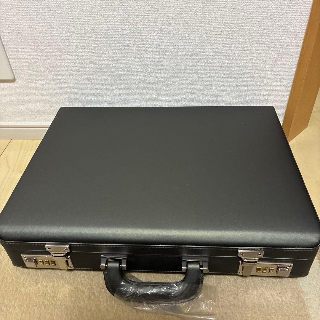 ア*ン様 アタッシュケース