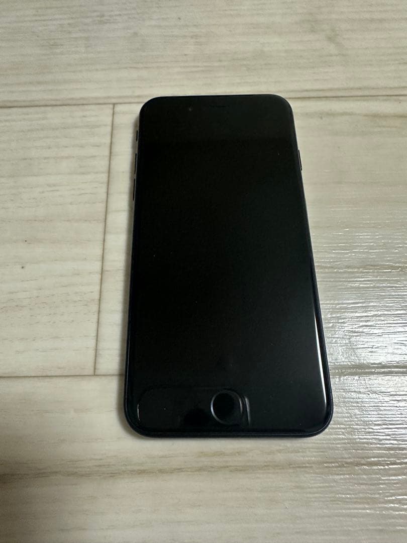 iPhone SE3 128GBブラック 付属品完備、美品です！