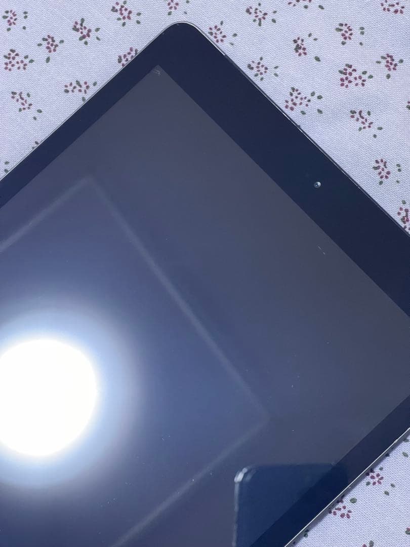 iPad 第7世代 10.2インチ 32GB Wi-Fi + セルラー