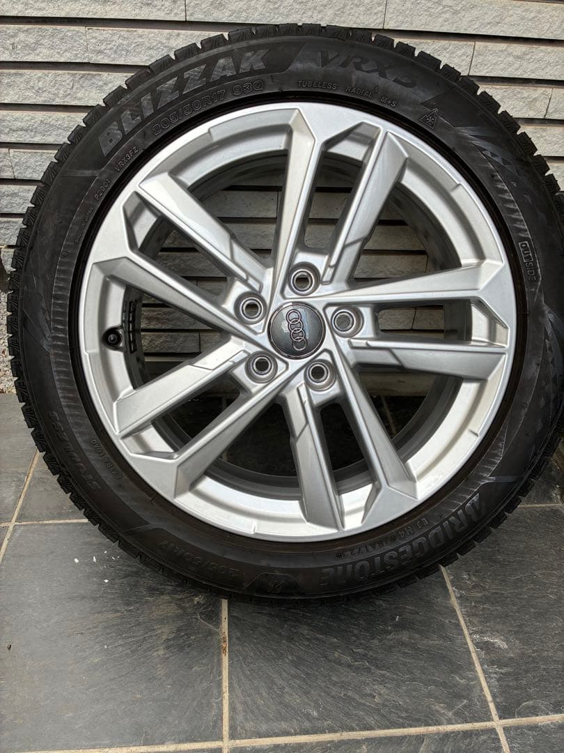 アウディA3純正17インチホイール 23年製ブリザックVRX3スタッドレス計4本