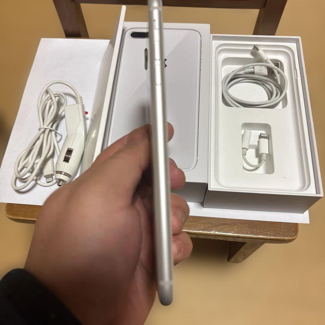 Apple iPhone 8 Plusシルバー 本体 充電器付き