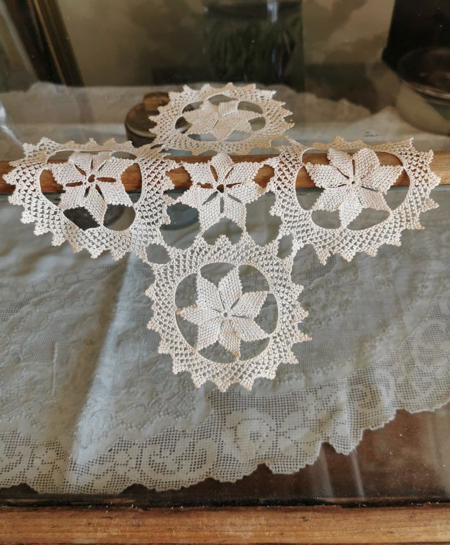 アンティーク アルメニアンレース 5ピース繋ぎのドイリー 雪型 花型 クロス型✜