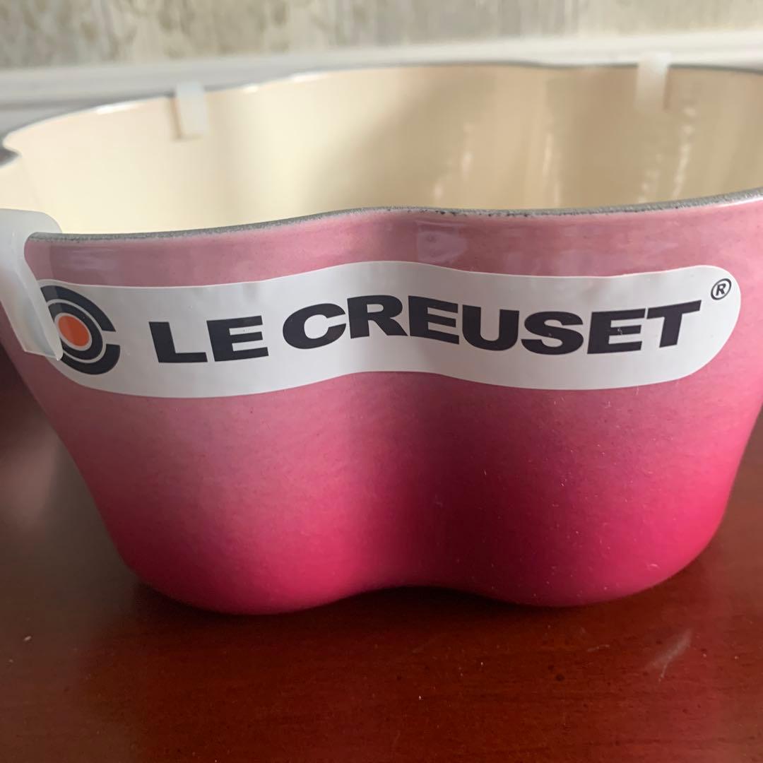 廃盤　ルクルーゼ　ベリー　ココットフルール20cmリッドスタンドセット♪