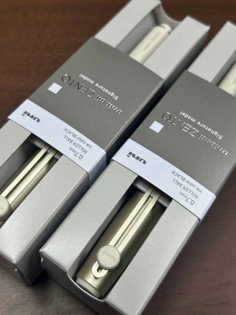 ZENTOユニボール ゼント シグニチャー0.7mm シャンパンゴールド 2本