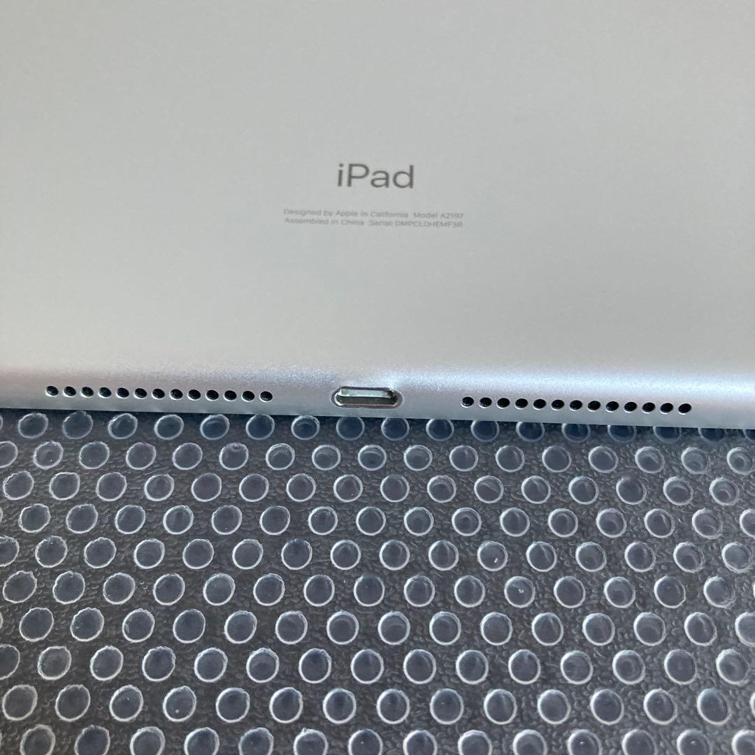 2729 美品☆電池良好☆iPad7 第7世代 128GB WIFIモデル☆