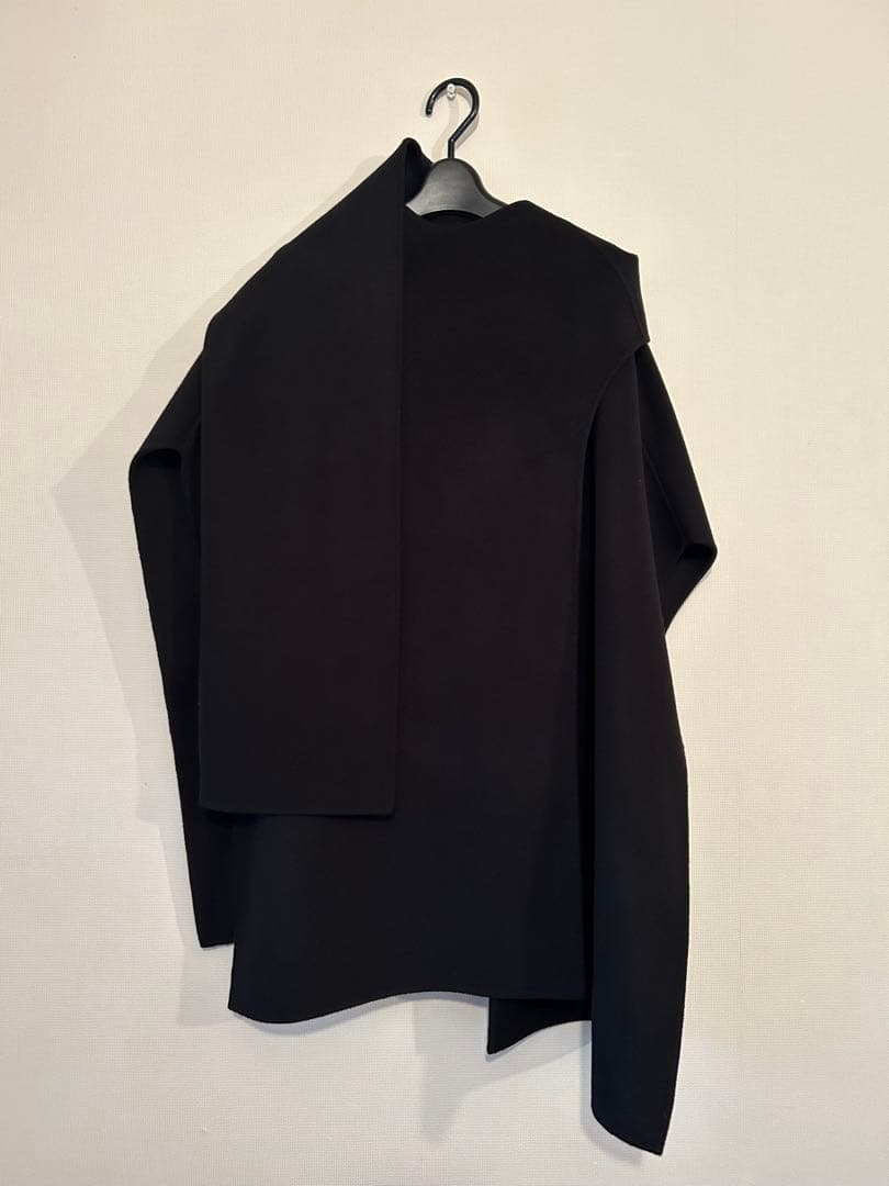 COS コス／WOOL MIX HYBRID CAPE