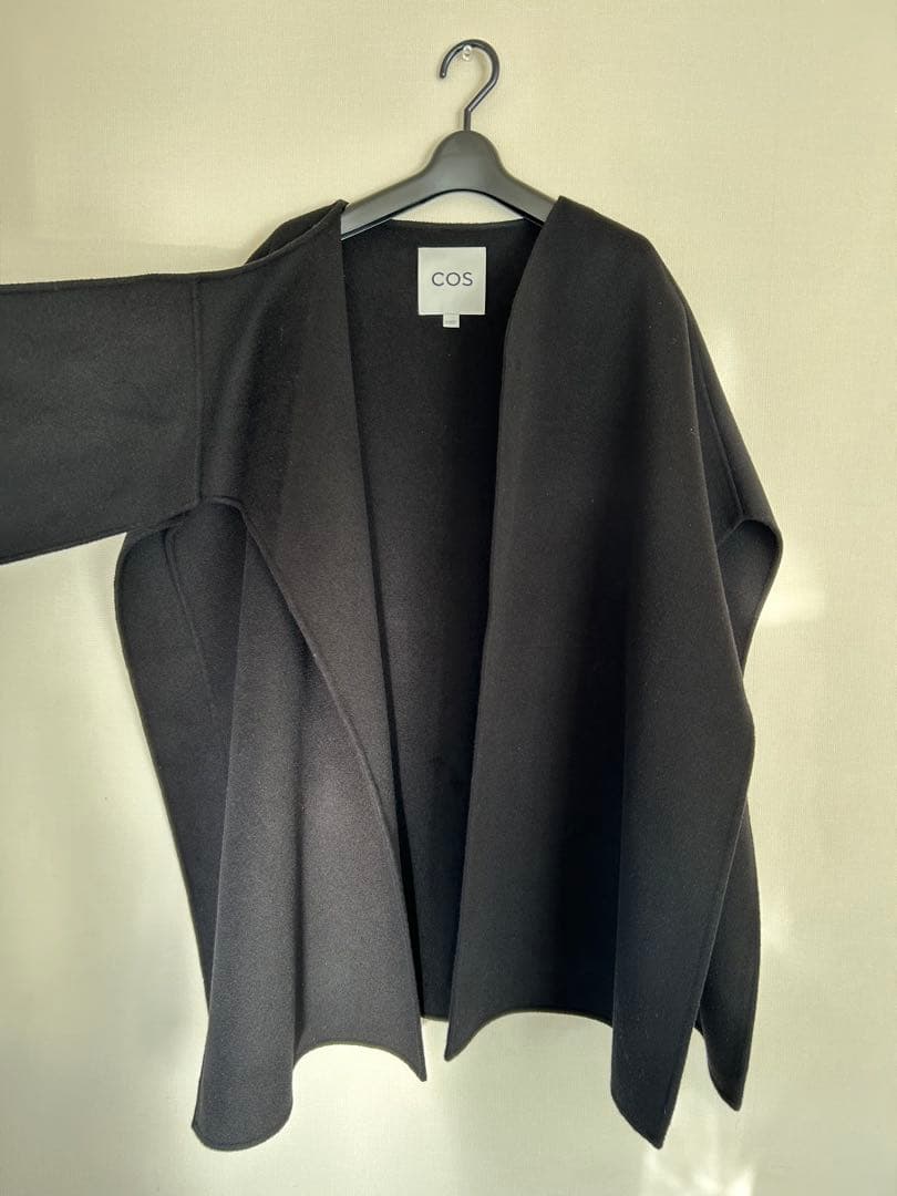 COS コス／WOOL MIX HYBRID CAPE