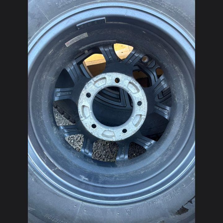 値下げ！送料込み！ジムニーシエラ　195/80R15　スタッドレスタイヤ