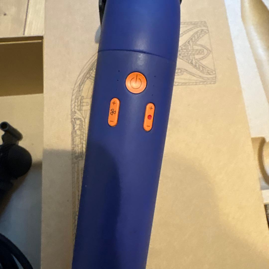 【タイムセール】ダイソンドライヤー　　ブルー