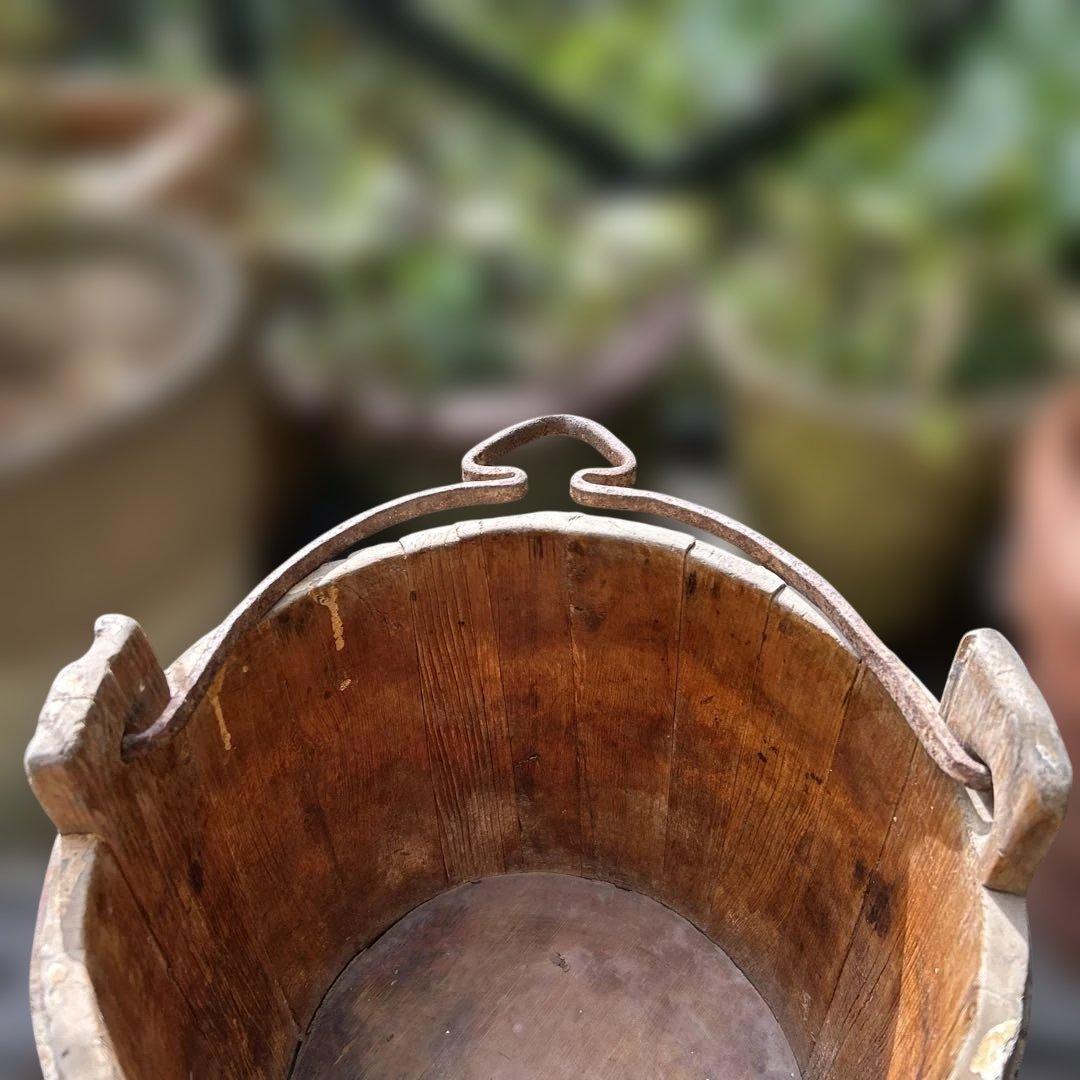 レア アンティーク 素朴な木製バケツ/井戸バケツ アイアン製ハンドルとタガ付き