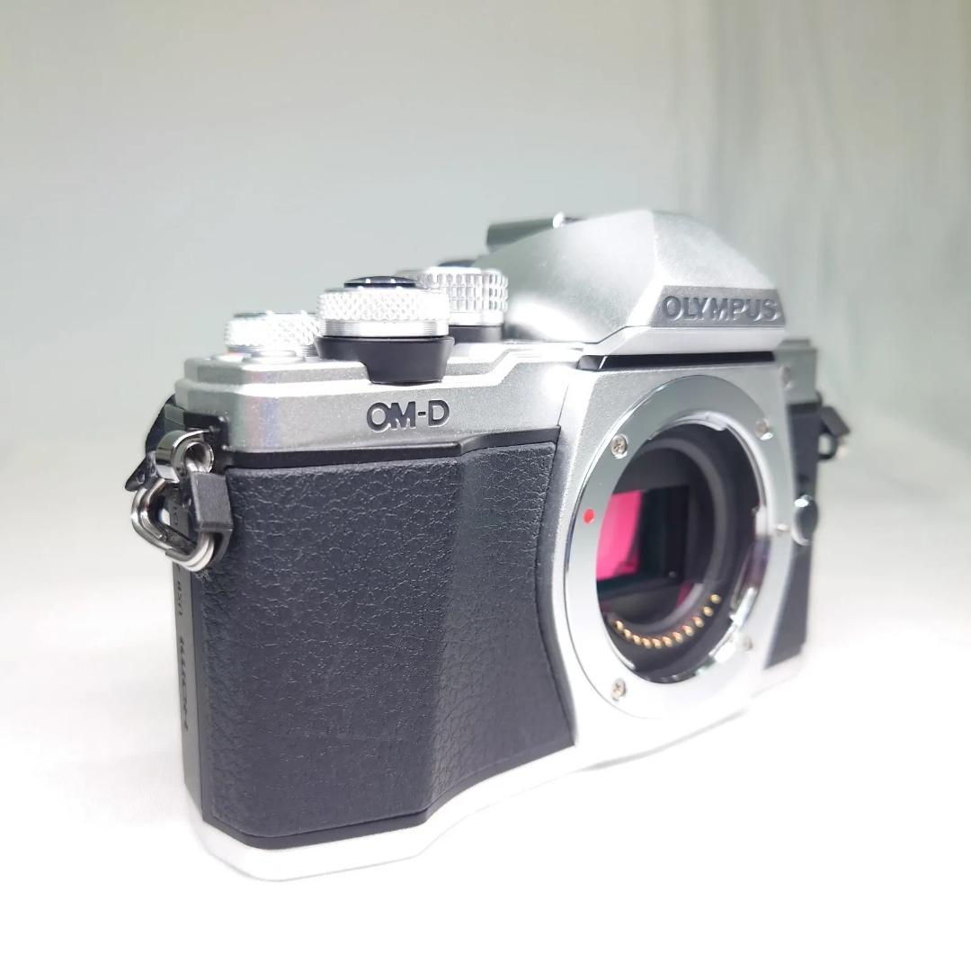 OLYMPUS オリンパス OM-D E-M10 Mark II 箱OK