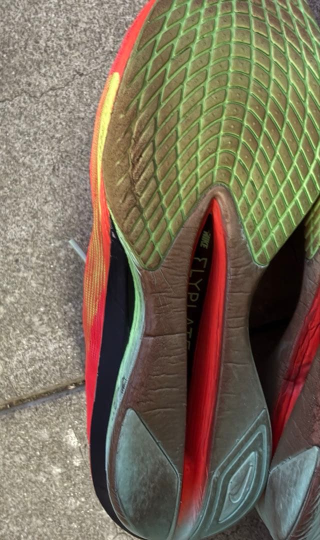 NIKE ナイキ ヴェイパーフライ4