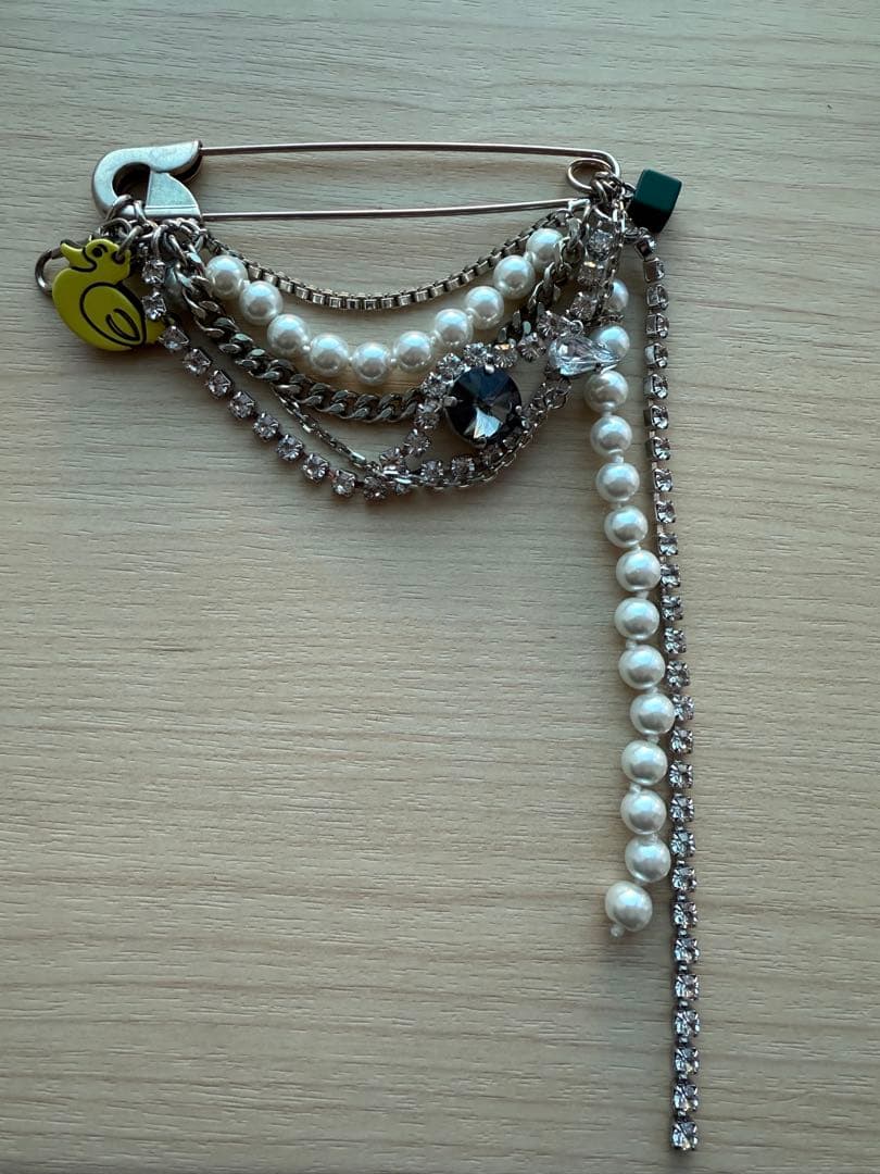 Meryll Rogge SS22 ブローチ