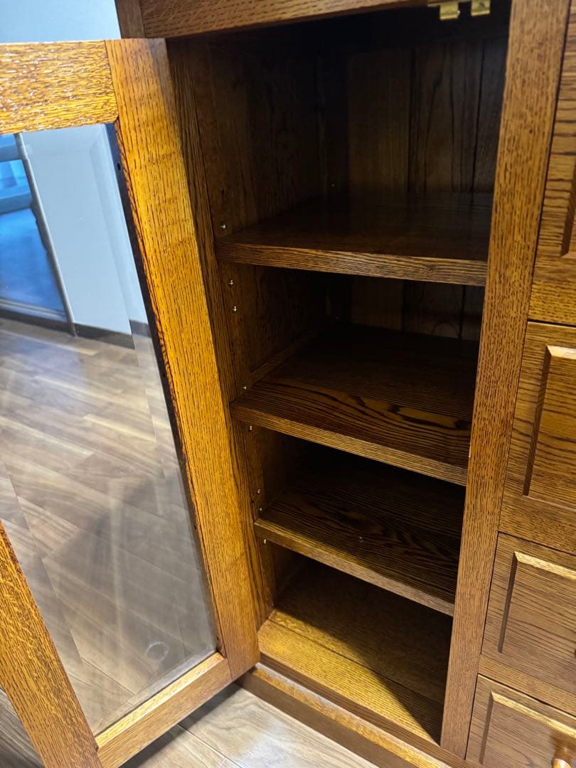 オークヴィレッジ ガラス扉付きキャビネット