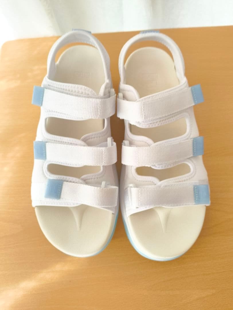 １回のみ　27cm　ディスラプター　FILA スポーツサンダル ホワイト/ブルー