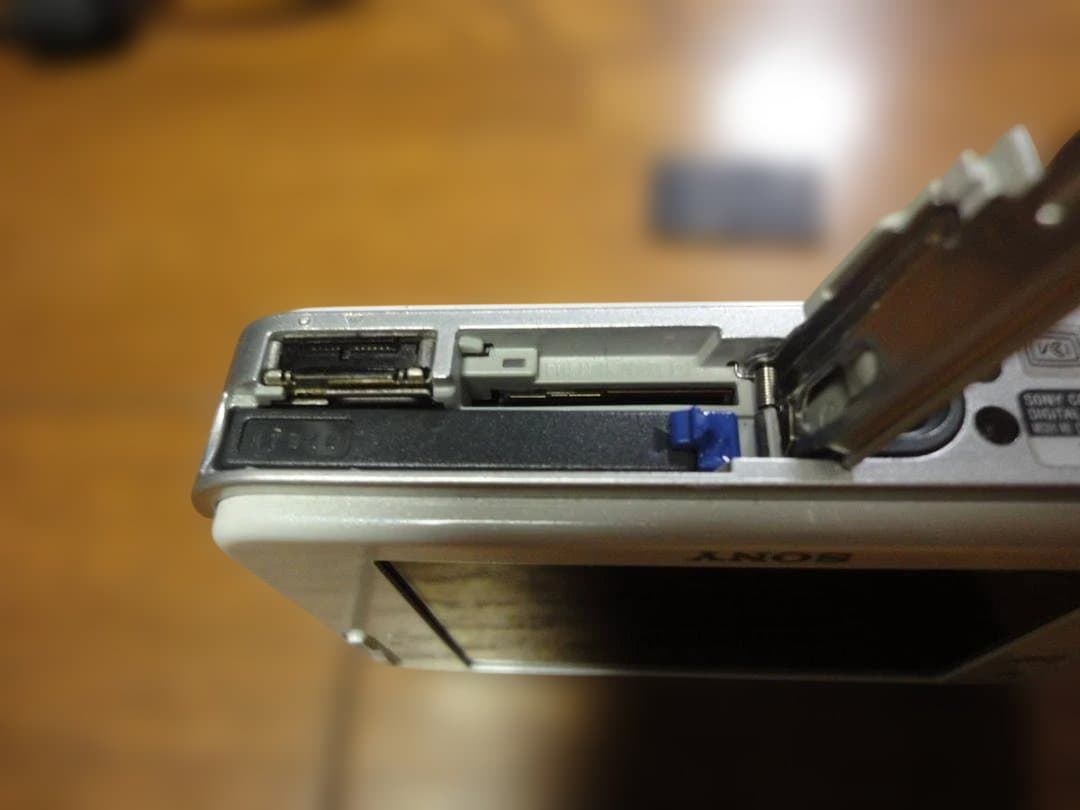 SONY ソニー Cyber-Shot DSC-T2 ホワイト　セット　中古