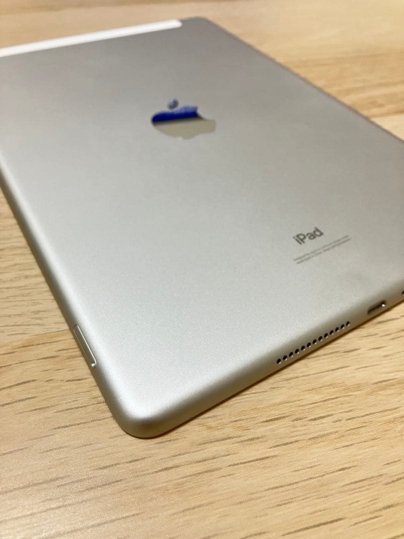 美品バッテリー劣化ナシiPad 第7世代 32GB Wi-Fi セルラー ドコモ