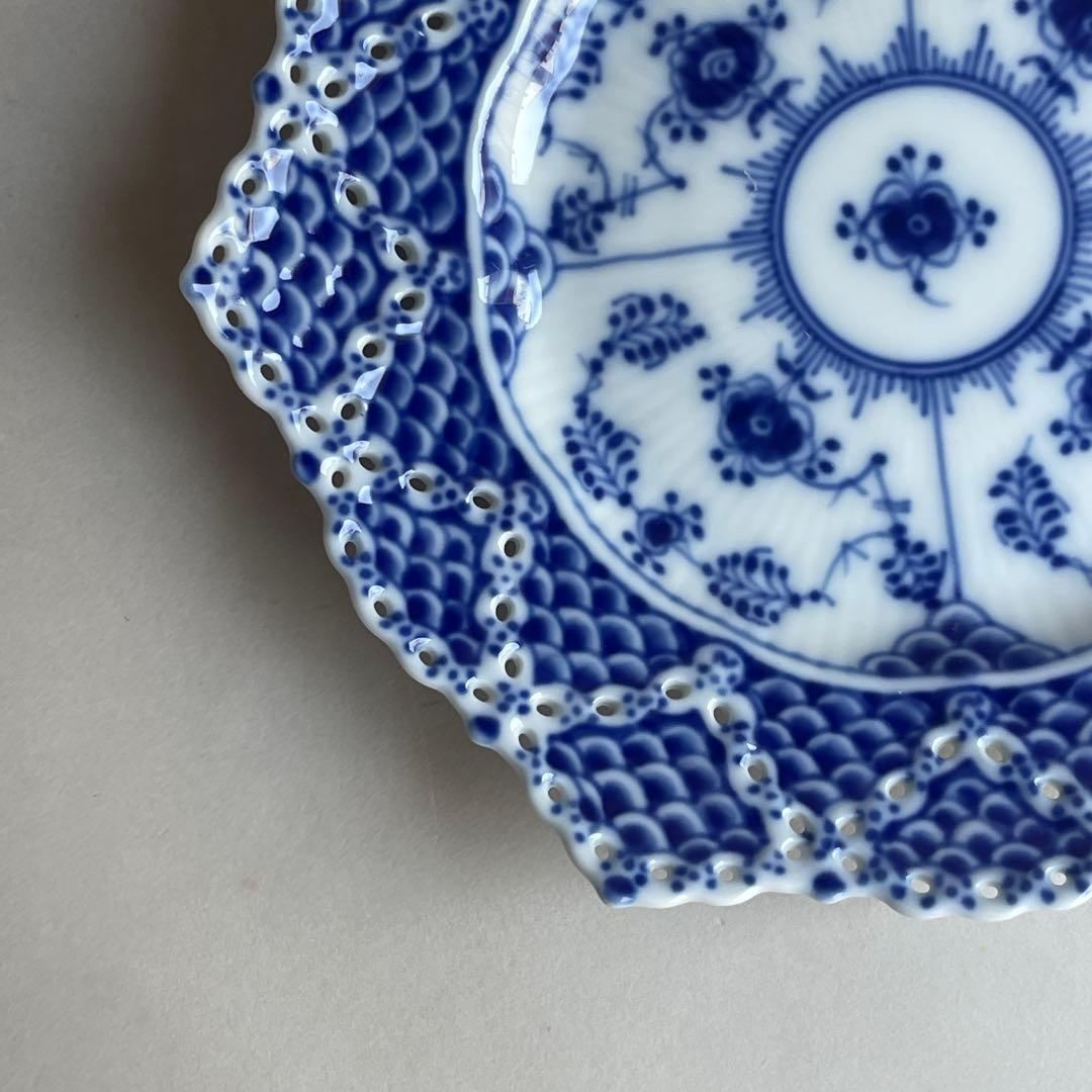 美品 ロイヤルコペンハーゲン ブルーフルーテッド ダブルレース プレート 透かし