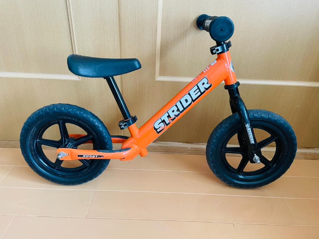 ストライダースポーツ　12インチ　オレンジ