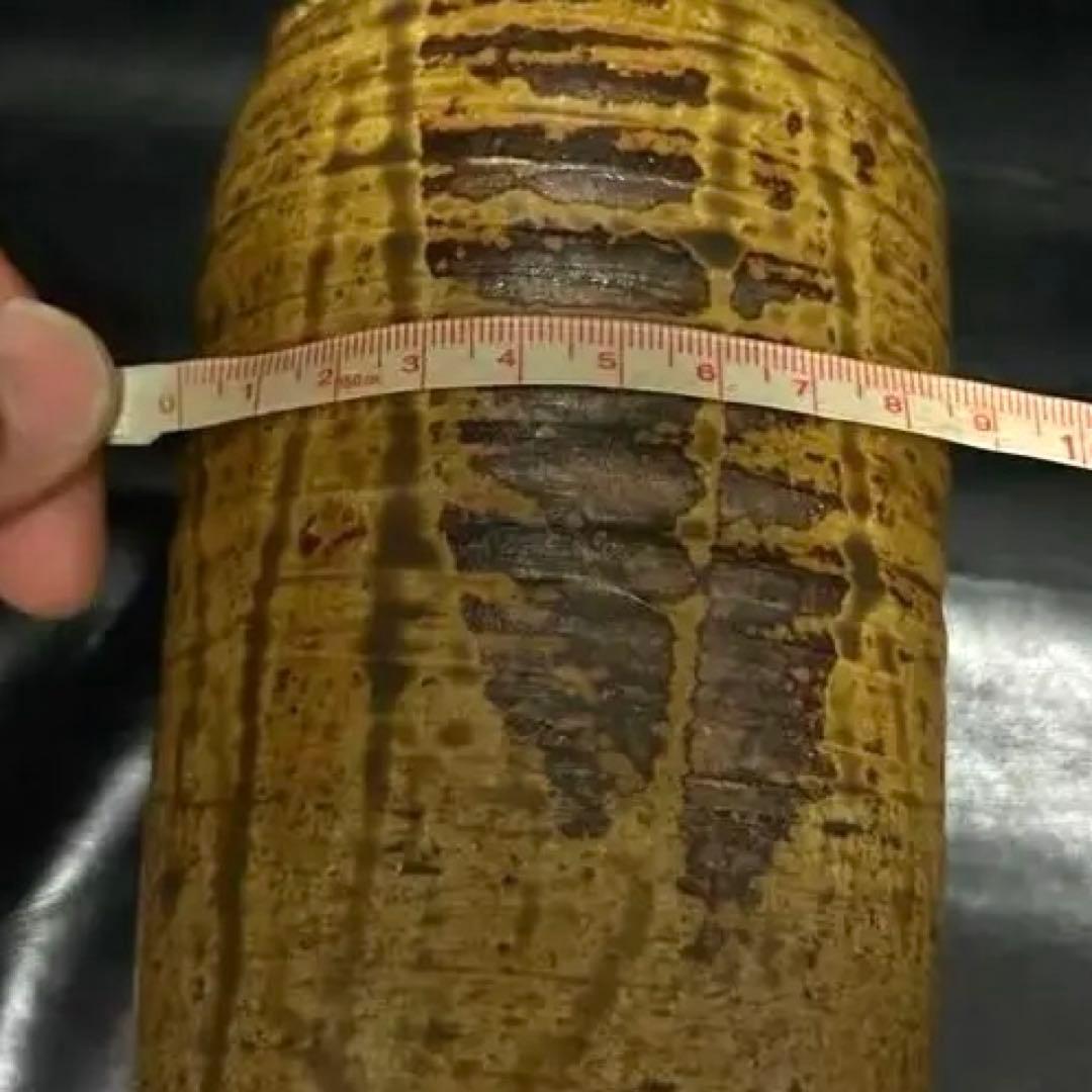 究極の美◾️蔵から見事な流れ落ちる釉薬の美しい完璧な造形の花瓶、壺が出て来ました。