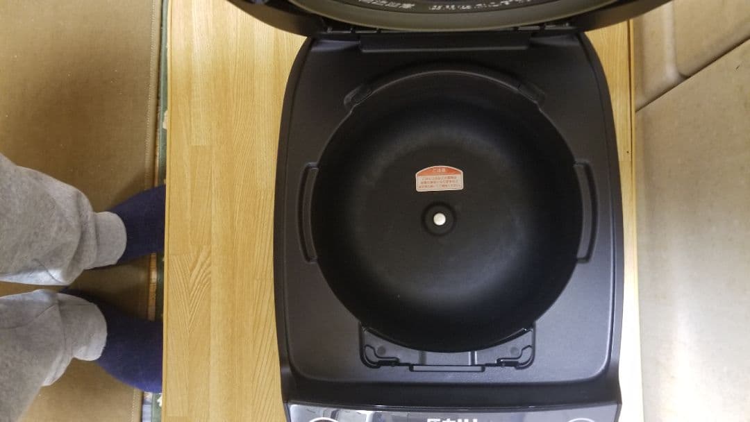 2022年製 タイガー圧力IH炊飯器 旨み粒立ち炊き 遠赤3層土鍋コート釜仕様