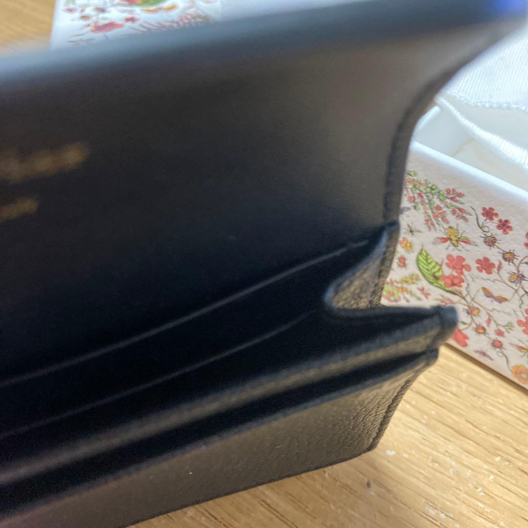 Dior ブラックレザー名刺入れ Dロゴ付き